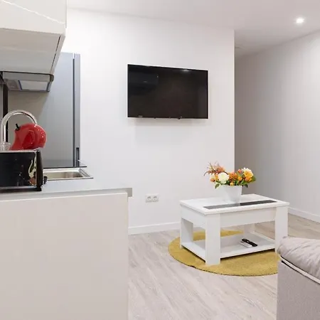 Apartment Leo Alojamiento *